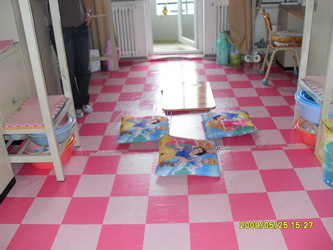 女生宿舍照片墙装扮_女生宿舍门装饰图