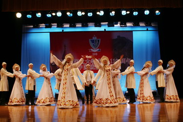 俄罗斯远东国立大学大学生艺术团到我院访问演