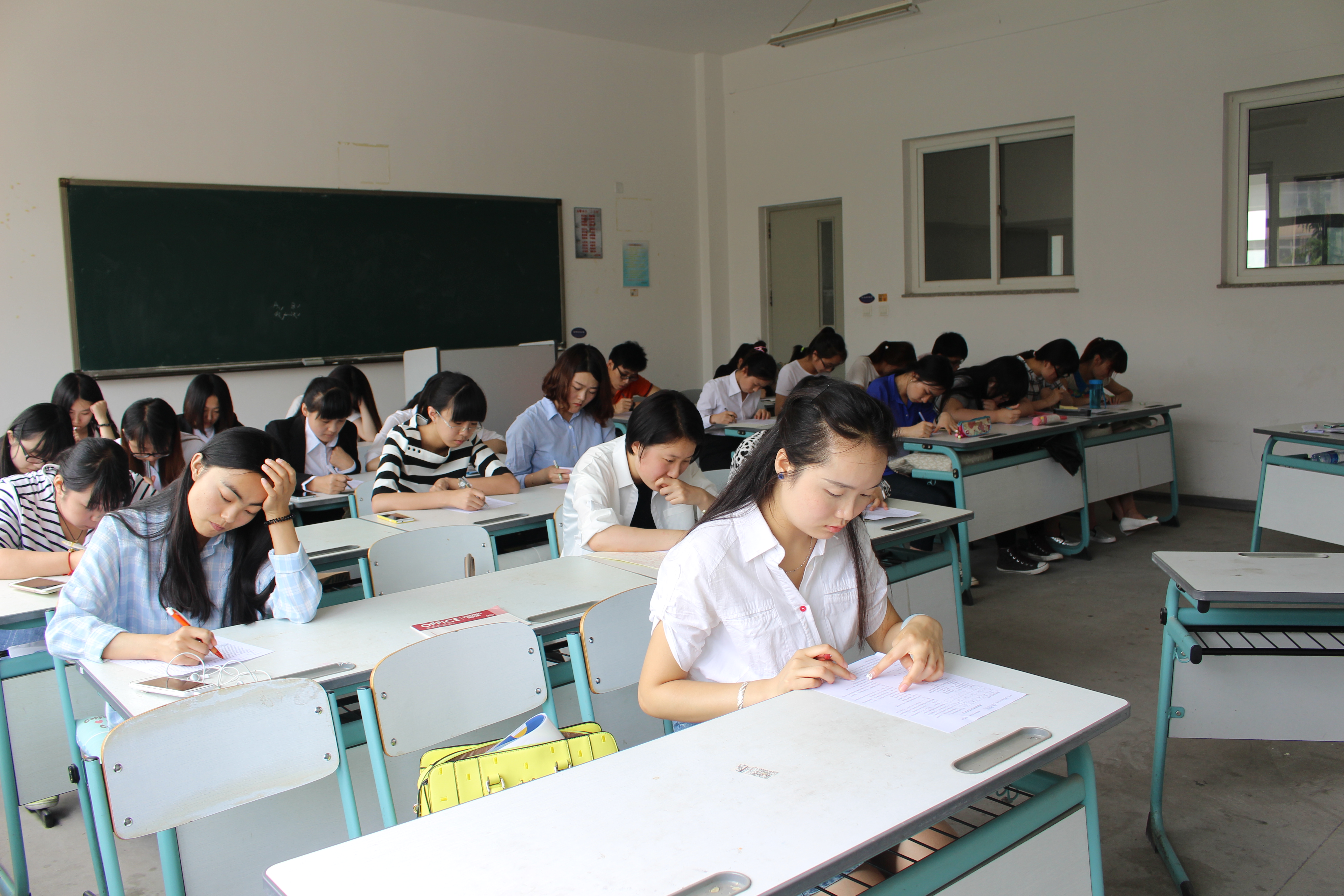 笔试现场.JPG