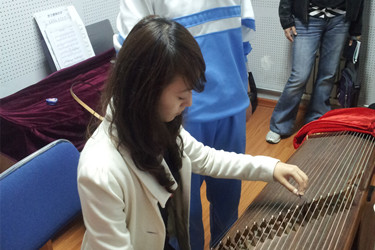 我校音乐系与大连市第44中学开展实践教学活