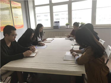学生党支部五四专题学习.jpg