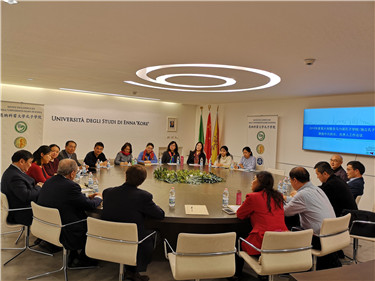 3. 会议现场.jpg